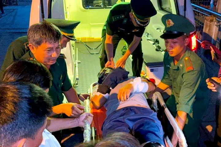 Ngư dân trên tàu cá Quảng Ngãi bị tấn công trên biển đã vào bờ
