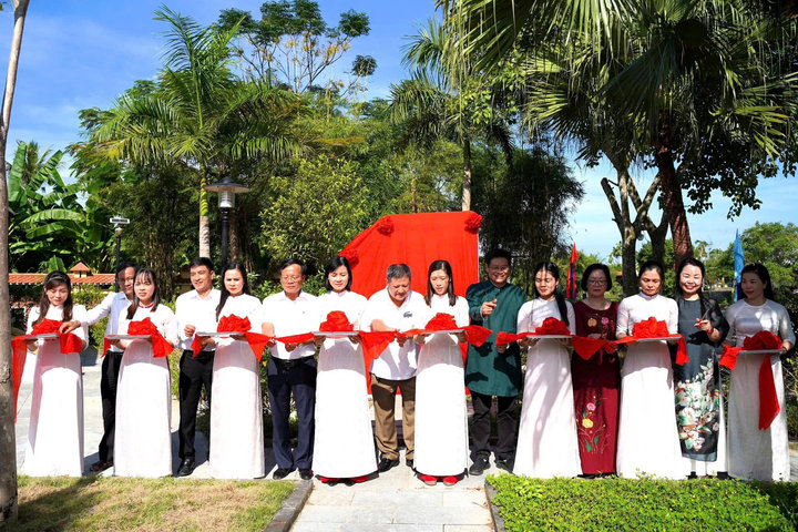 Nhà lưu niệm Tố Hữu khánh thành tấm văn bia bài thơ Việt Bắc