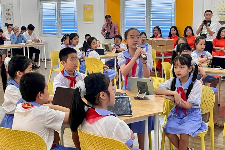 Sử dụng hiệu quả thiết bị dạy học số và thư viện số