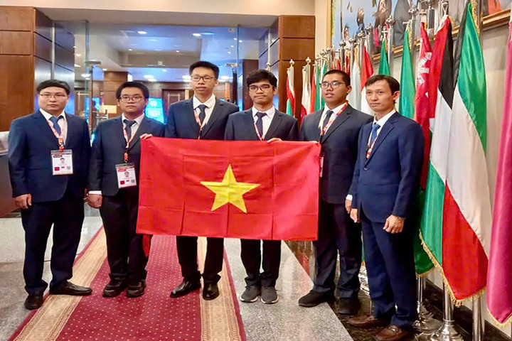 Đoàn học sinh Việt Nam dự thi Olympic quốc tế dành 37 huy chương năm 2024