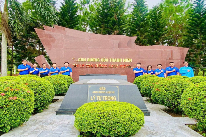 Nhiều hoạt động ý nghĩa hướng về 110 năm Ngày sinh Anh hùng Lý Tự Trọng