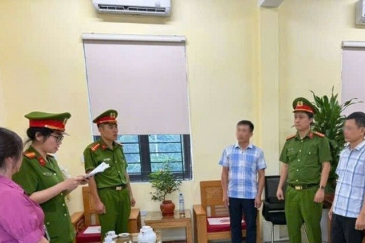 Hiệu trưởng bị khởi tố vì chỉ đạo thu tiền ấn phẩm thi tốt nghiệp