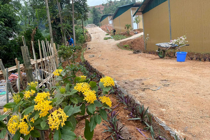 Làng Nủ hồi sinh trong vòng tay đồng bào