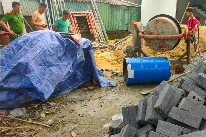 Thùng phuy phát nổ khi cắt khiến người đàn ông tử vong