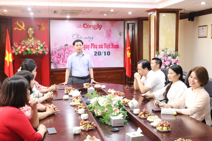Báo Công lý gặp mặt kỷ niệm Ngày Phụ nữ Việt Nam 20/10
