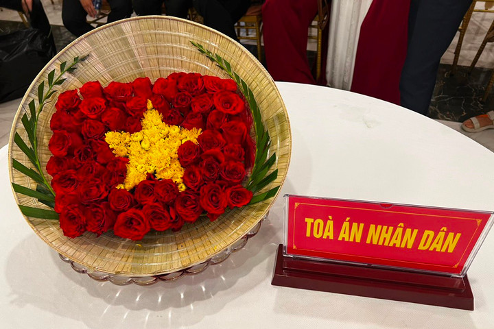 Hội thi cắm hoa nghệ thuật “Nối vòng tay lớn - Lan tỏa yêu thương”