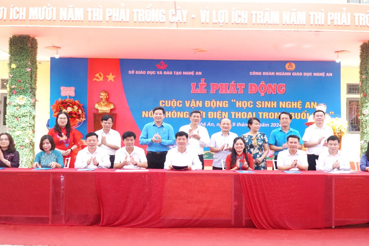 Lễ phát động “Học sinh nói không với điện thoại trong buổi học”