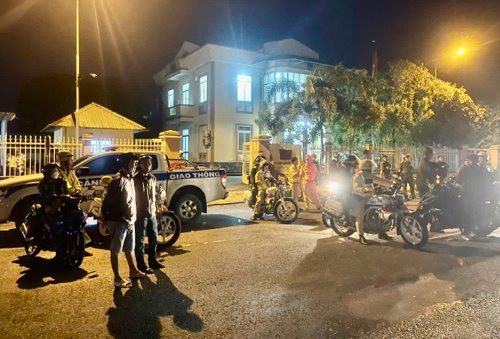 Công an TP Cần Thơ kịp thời ngăn chặn hàng chục đối tượng tụ tập gây mất trật tự ATGT