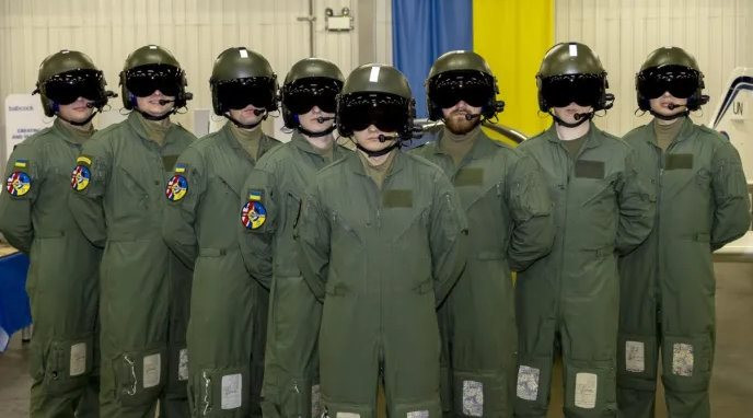 200 phi công Ukraine hoàn thành đào tạo tại Anh, sớm lái tiêm kích F-16