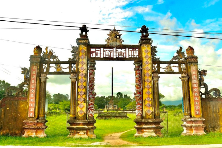 Chuyện cảm động về lăng mộ cổ trong thành Hoàng Đế tại Bình Định