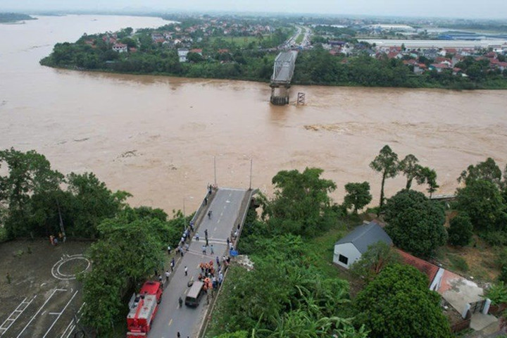 Lệnh khẩn cấp thực hiện dự án xây dựng cầu Phong Châu