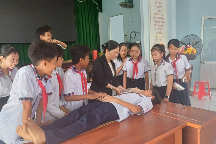 Nâng cao kỹ năng sống cho trẻ em vùng dân tộc thiểu số