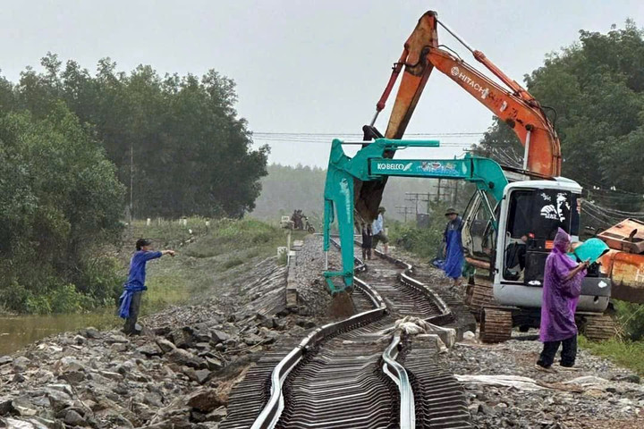 Ngành đường sắt phong tỏa đoạn đường gặp sự cố