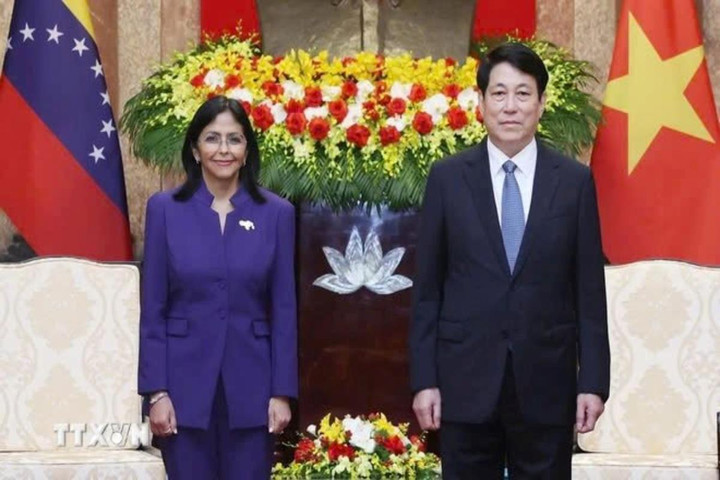Chủ tịch nước Lương Cường tiếp Phó Tổng thống Thường trực Bolivar Venezuela