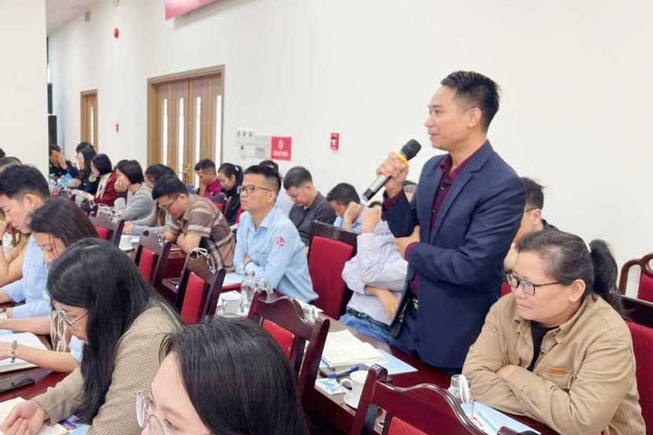 Cục Hải quan Quảng Ninh đối thoại tìm giải pháp hỗ trợ doanh nghiệp sau bão