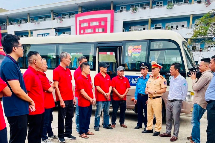 Kiểm tra phương tiện đưa đón học sinh trên địa bàn TP Hạ Long