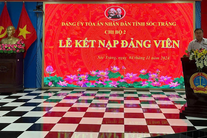 Đảng ủy TAND tỉnh Sóc Trăng tổ chức Lễ kết nạp đảng viên mới