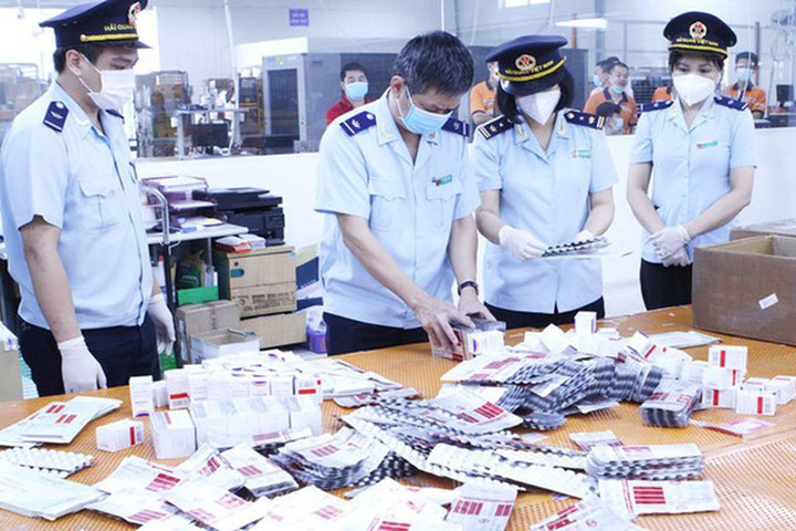Tiêu hủy 400 kg chân giò đông lạnh không rõ nguồn gốc
