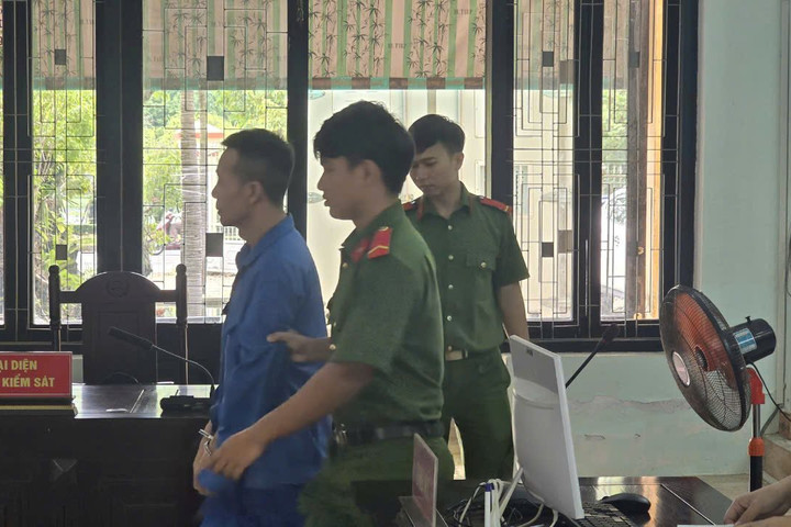 12 năm tù cho tài xế taxi đâm đồng nghiệp vì mâu thuẫn đậu đỗ xe