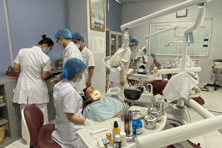 Bộ Y tế: Xác minh hiện tượng bát nháo khám sức khoẻ để đi nước ngoài