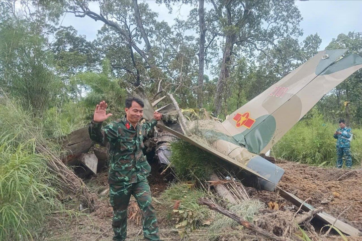 Máy bay Y-130 rơi tại vườn quốc gia Yok Đôn