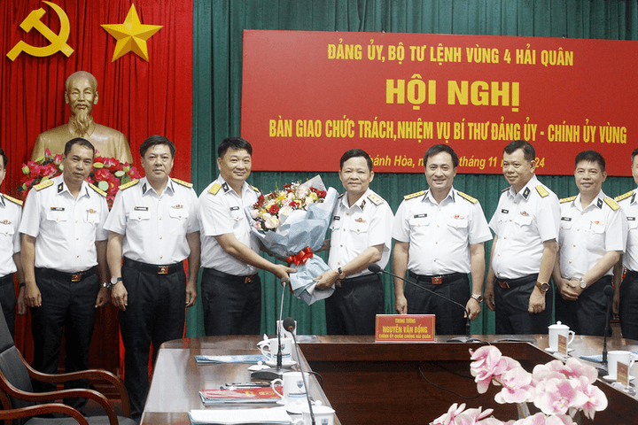 Bổ nhiệm chức vụ Chính ủy, Bí thư Đảng ủy Vùng 4 Hải quân