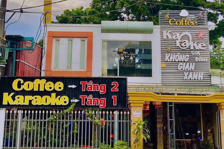 Khởi tố chủ quán karaoke tổ chức cho khách và nhân viên "bay lắc"