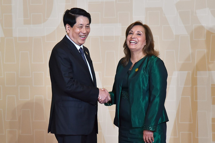 Toàn cảnh lễ đón lãnh đạo các nền kinh tế APEC 2024 dự Hội nghị cấp cao