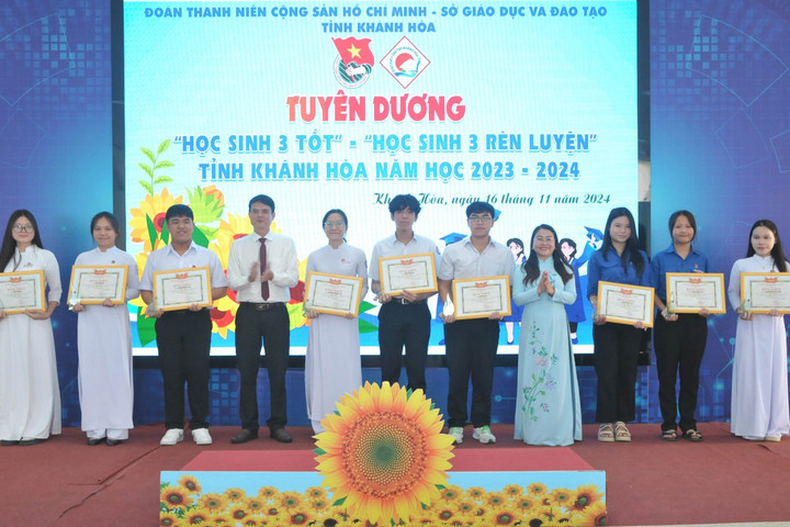 Khánh Hòa: Tuyên dương 86 thầy cô và học sinh tiêu biểu năm 2024