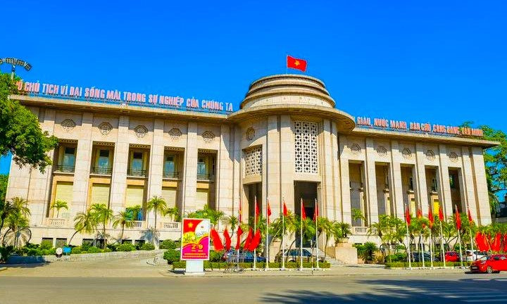 TP. Hồ Chí Minh: Tiền gửi tiết kiệm dân cư chảy mạnh vào ngân hàng