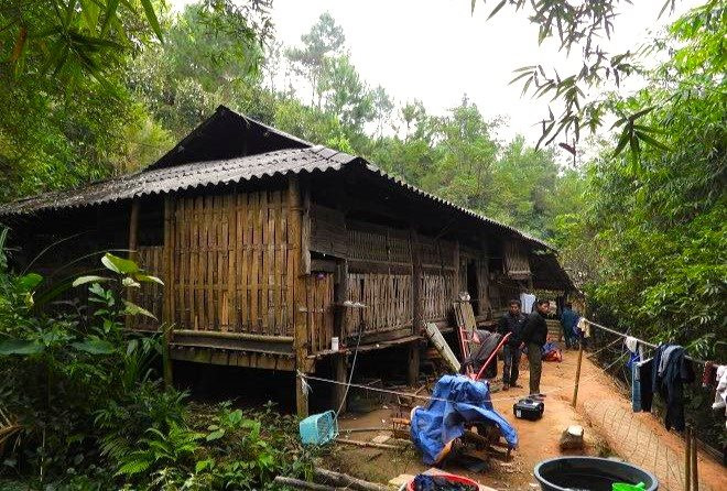 Nghịch tử phóng hỏa thiêu chết cha mẹ