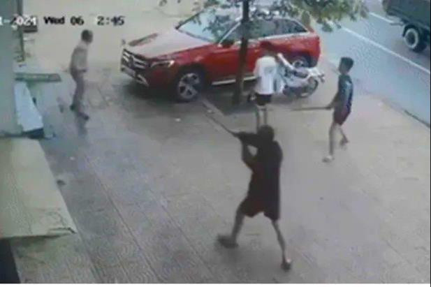 Chém người trọng thương vì mâu thuẫn kinh doanh
