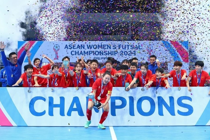 Tin vắn thể thao 22/11: Tuyển futsal nữ Việt Nam vô địch Đông Nam Á