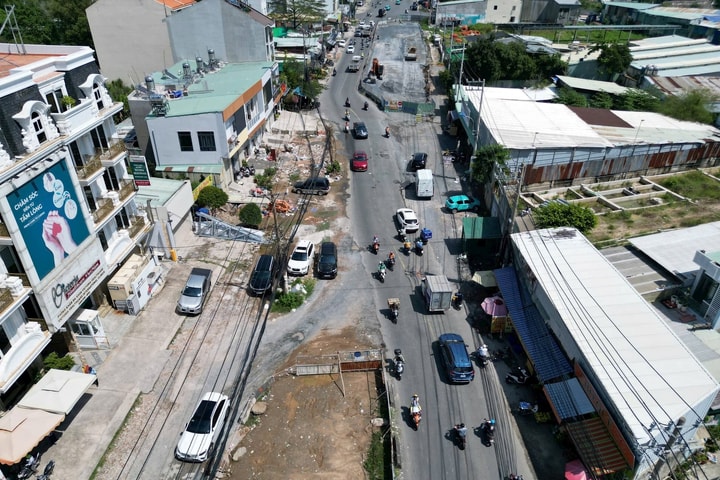 Chủ tịch TP.HCM chỉ đạo xử lý dứt điểm vướng mắc các dự án giao thông