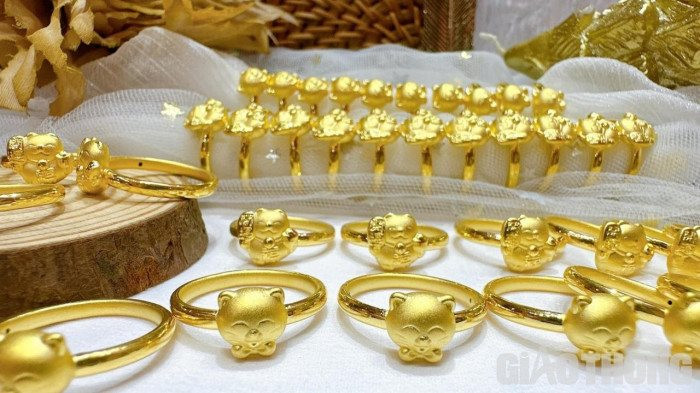 Giá vàng ngày 24/11: Phiên cuối tuần, vàng SJC bật tăng mạnh