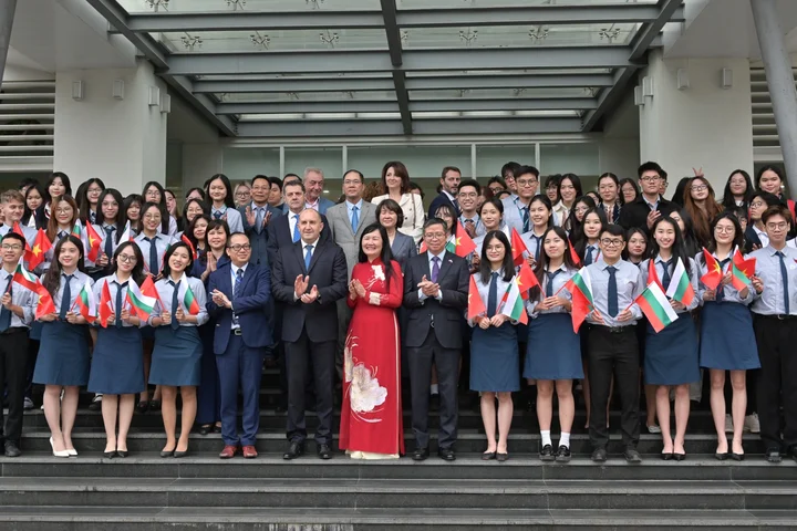 Tổng thống Bulgaria Rumen Radev giao lưu với sinh viên Học viện Ngoại giao