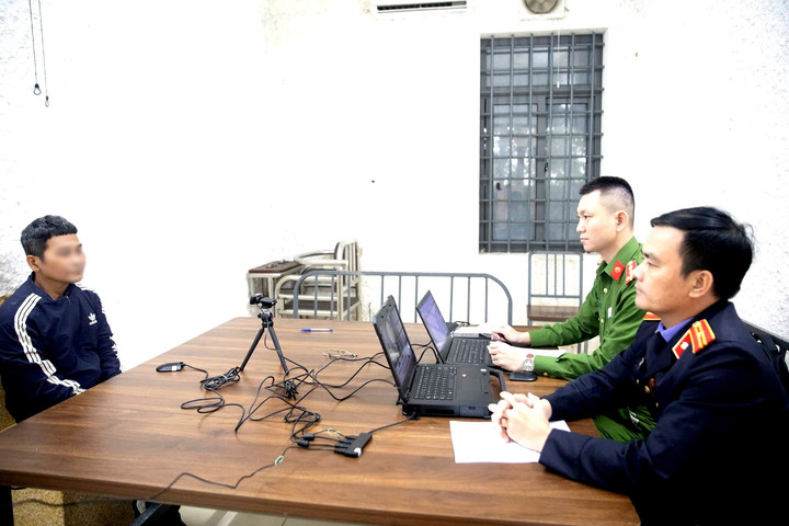 Khởi tố đối tượng giấu ma túy trên trần nhà