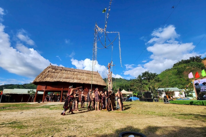 Độc đáo Lễ hội Nhập làng của người Cơ Tu ở Quảng Nam