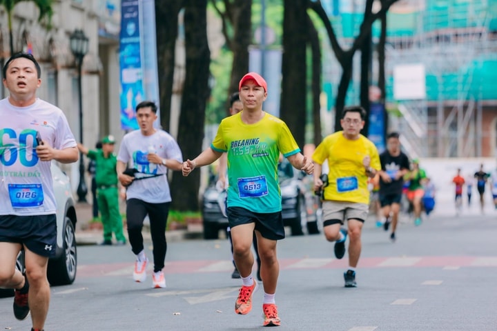 Gần 18.000 vận động viên chạy giải Marathon quốc tế TP.HCM mùa 7