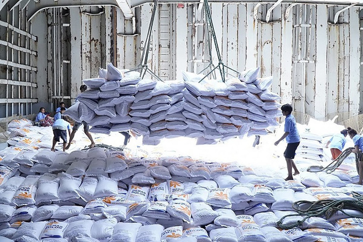 Xuất khẩu gạo cán mốc hơn 5 tỷ USD