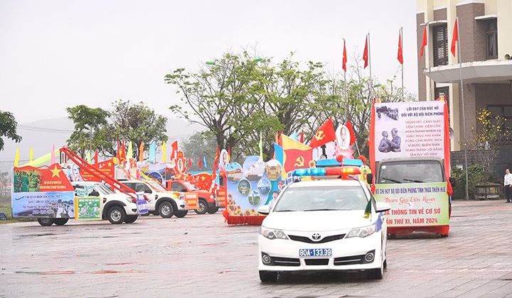 Diễu hành xe kỷ niệm 80 năm ngày thành lập Quân đội nhân dân Việt Nam