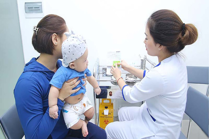 Hà Nội đẩy mạnh xử lý các ổ dịch sởi, rà soát tiêm chủng