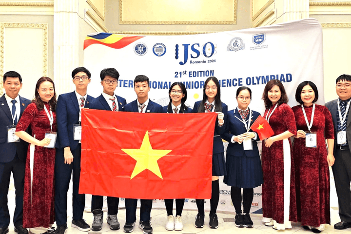 Đội tuyển Việt Nam đều đoạt huy chương tại Olympic khoa học trẻ quốc tế năm 2024