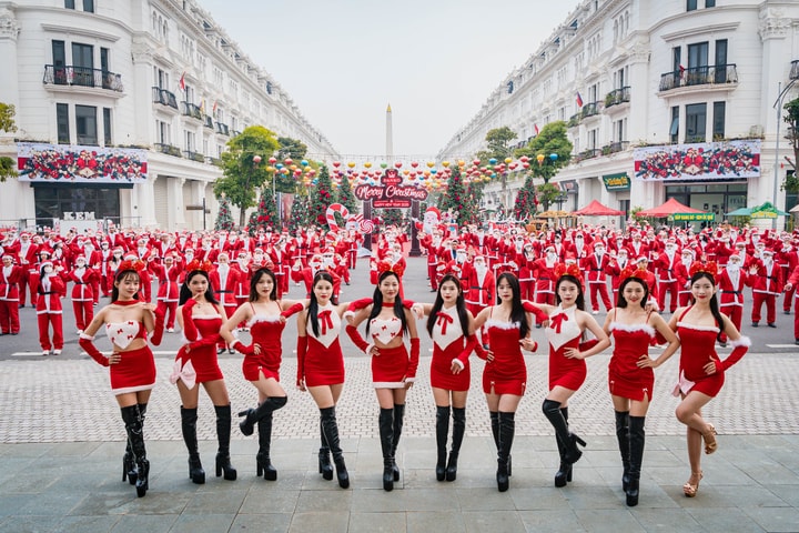 Danko City - Giáng sinh diệu kỳ với 300 "ông già Noel"