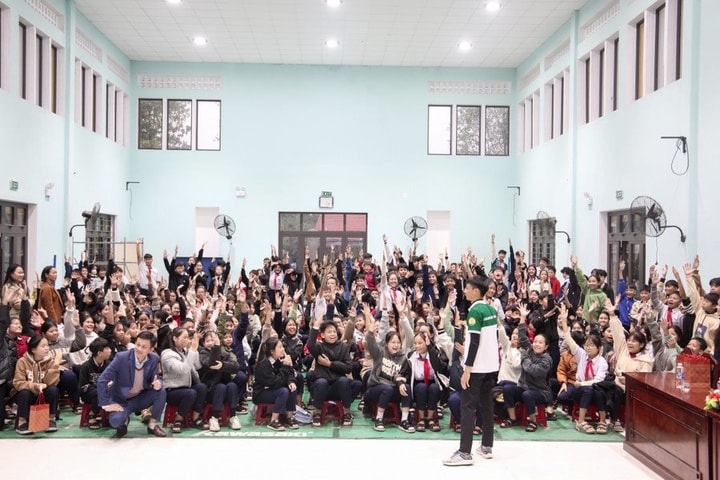 Tuyên truyền cho học sinh về phòng, chống ma tuý và thuốc lá điện tử