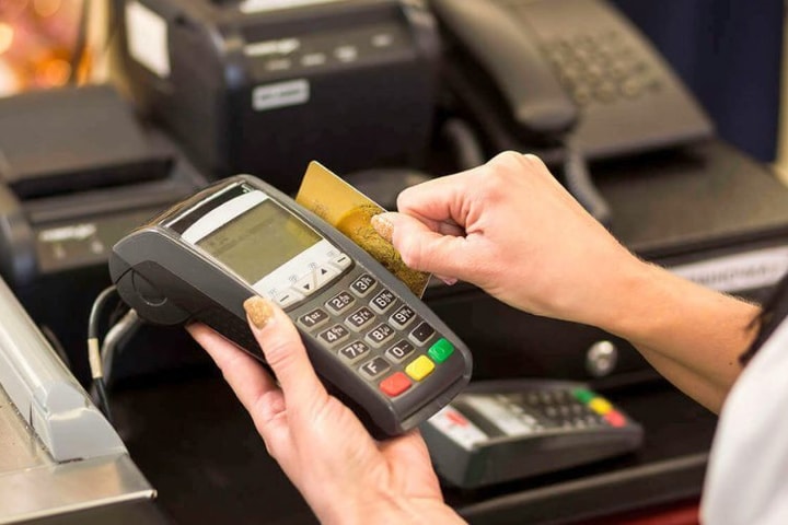 Hà Nội: Chiếm đoạt tiền trong tài khoản máy bán hàng để đầu tư sàn forex