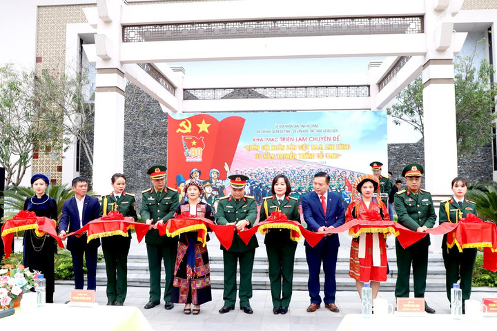 Hà Giang: Triển lãm chuyên đề “Quân đội Nhân dân Anh hùng - 80 năm truyền thống vẻ vang”