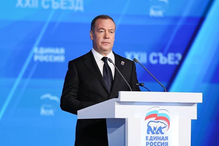 Ông Medvedev đe dọa trừng phạt Ukraine vì ám sát Trung tướng Igor Kirillov