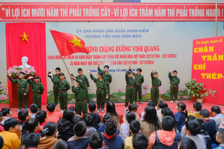 Trường Tiểu Học Điện Biên giáo dục học sinh qua Chương Trình "Chặng Đường Vinh Quang"