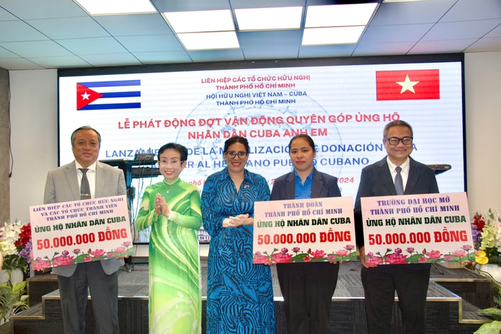 Kỷ niệm 66 năm Quốc khánh nước Cộng hòa Cuba